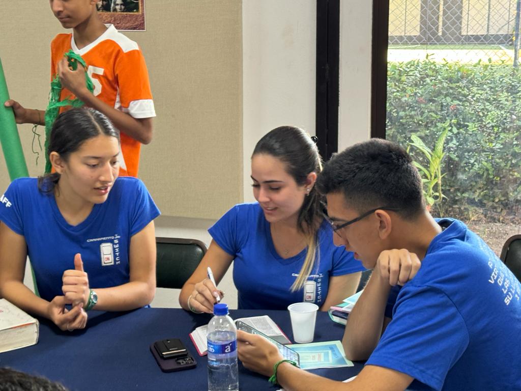 Jóvenes de Iglesia Bautista Renacer