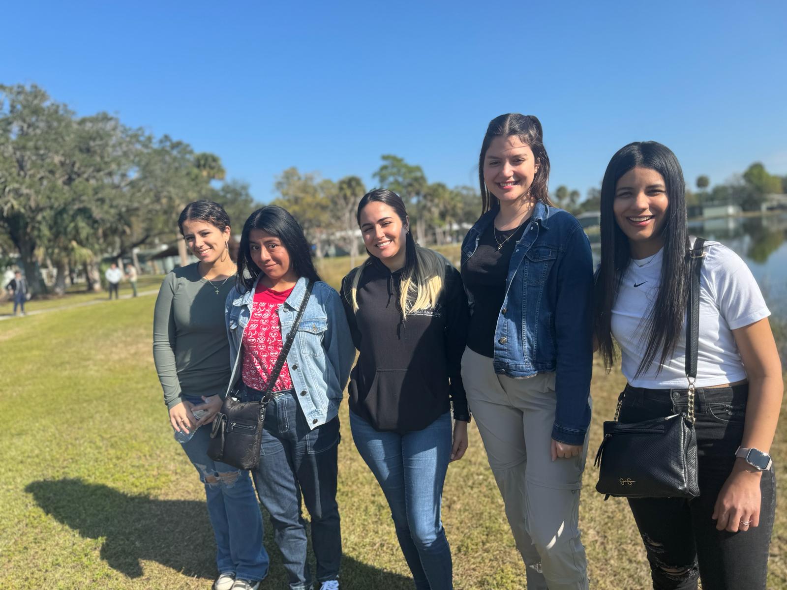Jóvenes creciendo juntos en la fe